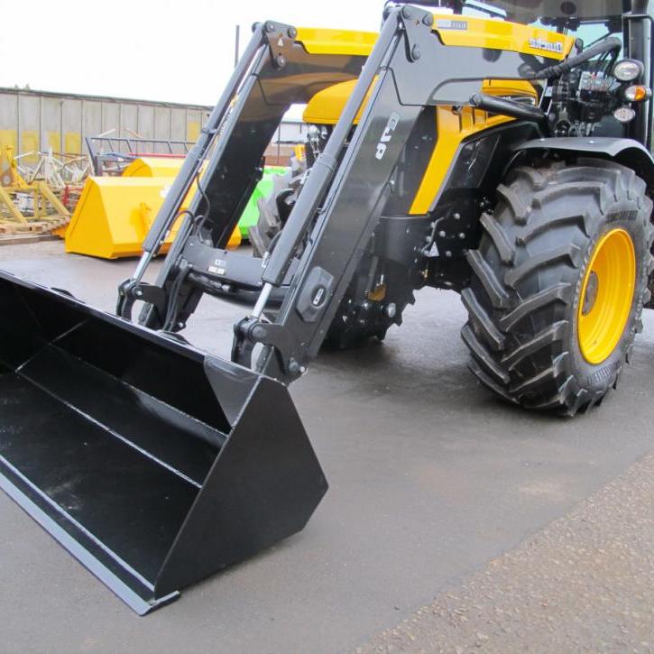 JCB Fast Trac with Quicke Loader - General Purpose Bucket